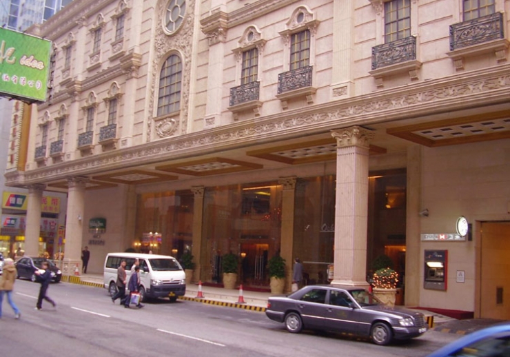 Diamond Casino & Holiday Inn Macau