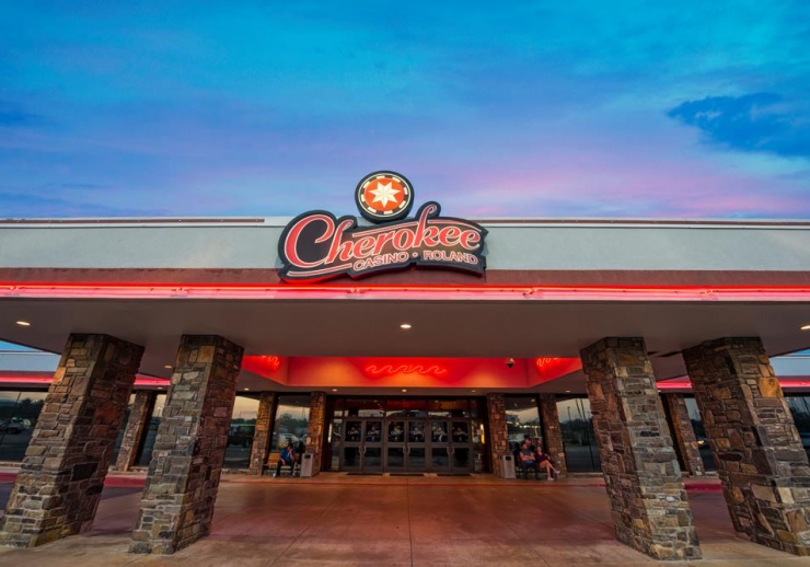 Cherokee Casino & Hotel, Roland