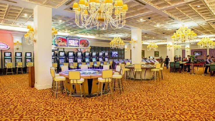 下龙湾Royal International赌场酒店