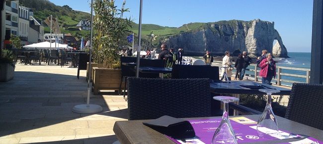 animation-bar-terrasse-etretat.jpeg