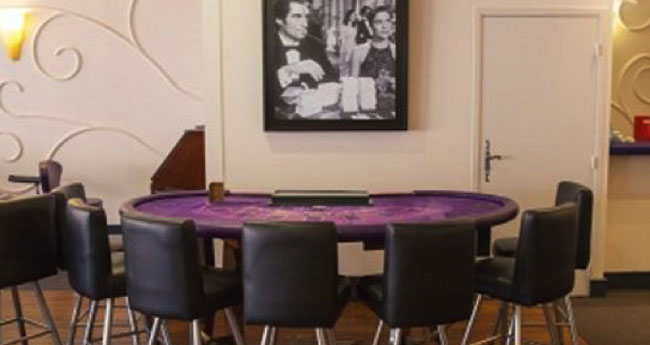 gaming-tables-joa-boulou.jpg