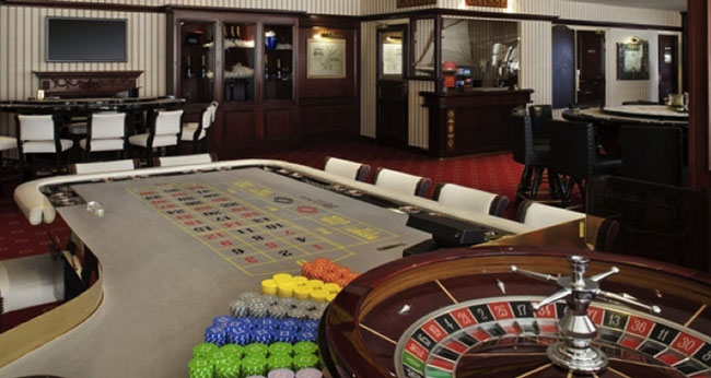 gaming-tables-royan-casino.jpg
