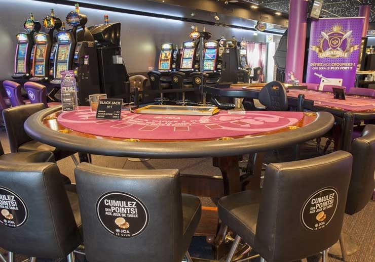 tables-casino-saint-cyprien.jpeg