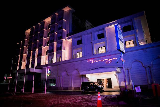 Mirage Hotel & Casino, Paramaribo