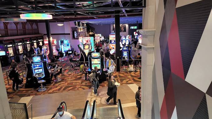 McPhillips Station Casino, Winnipeg