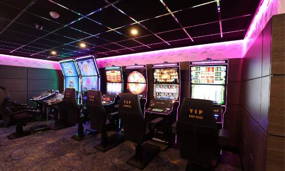 Admiral Casino, Hastings Pelham