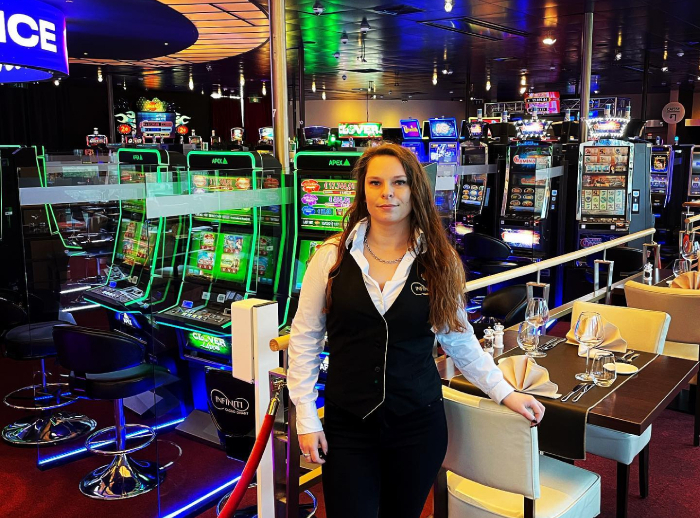 Infiniti Casino, Dinant