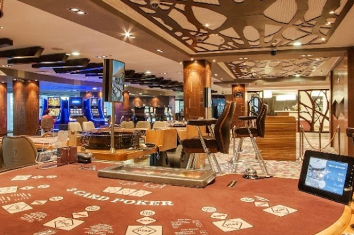 Hotel International Casino & Tower Suites, Golden Sands