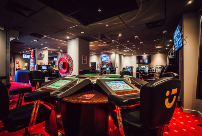 Circus Casino, Comines