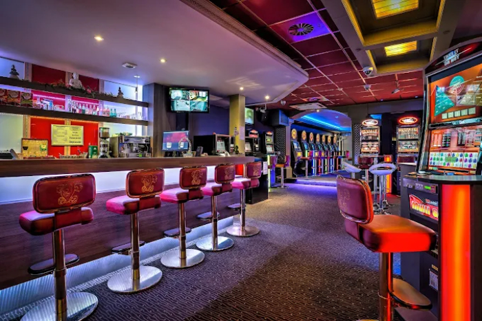 Circus Casino, Longdoz