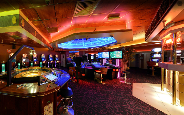 Circus Casino, Loverval