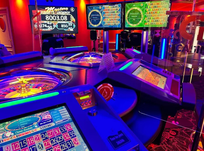 Circus Casino, Loverval