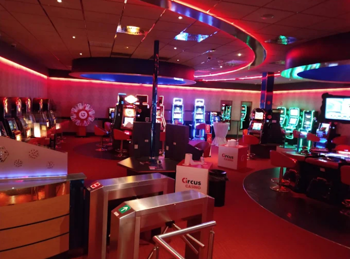 Circus Casino, Mol