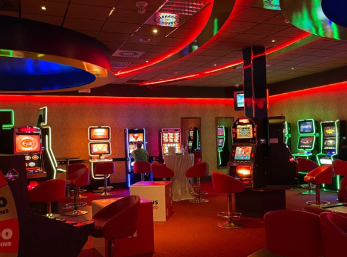 Circus Casino, Mol