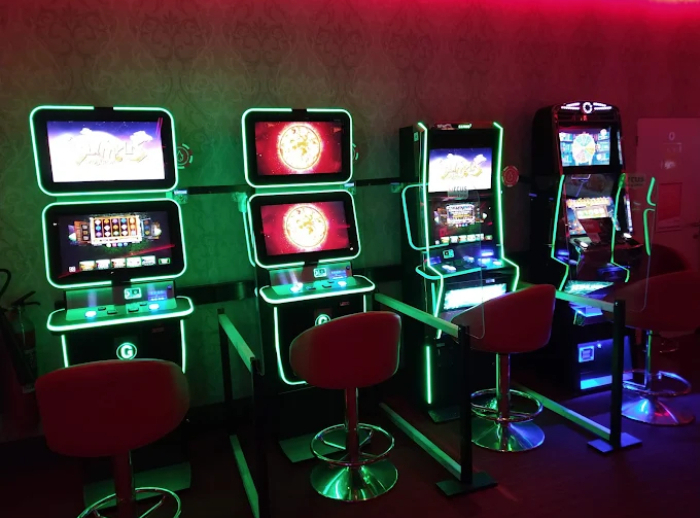 Circus Casino, Mol