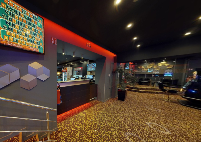 Golden Palace, Pecq