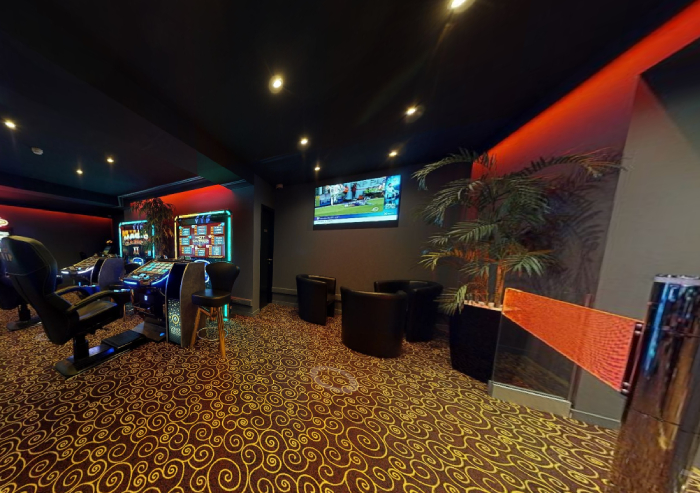 Golden Palace, Pecq