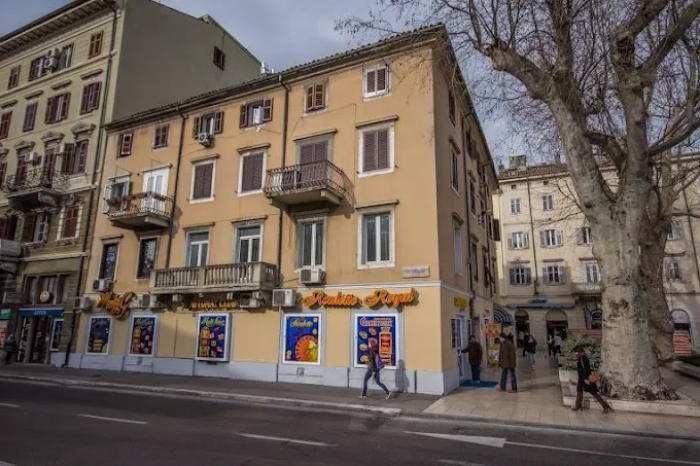 Automat Klub SENATOR Orion, Rijeka
