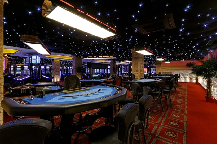 Casino & Hotel ADMIRAL, Strážný