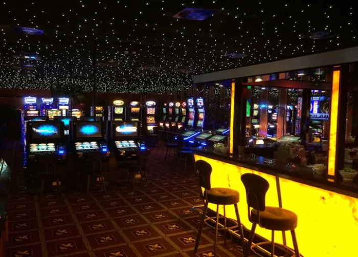 Casino ADMIRAL, Aš