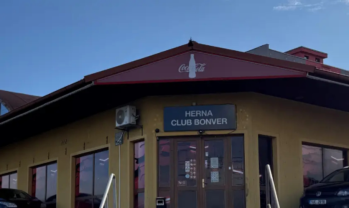 Playground Club Bonver, Most
