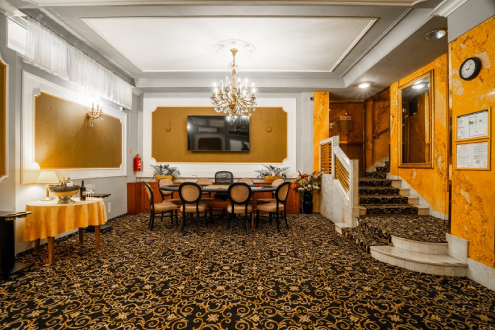 Casino Ambassador & Zlata Husa Hotel, Prague