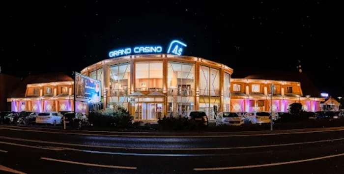 Grand Casino, Aš