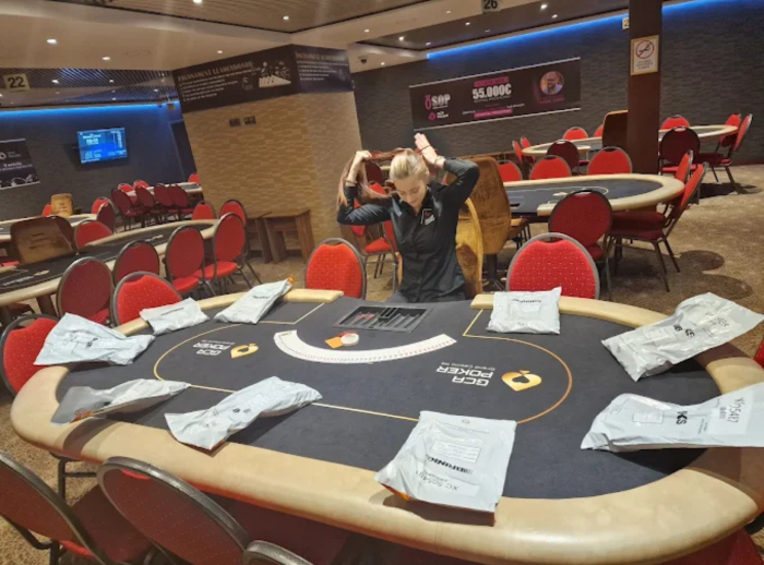 Grand Casino, Aš