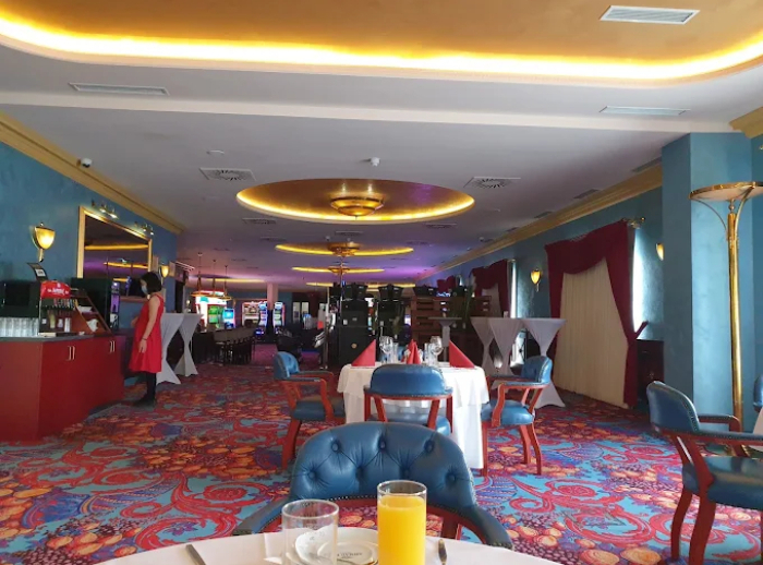Imperial Casino & Hotel, Strazny