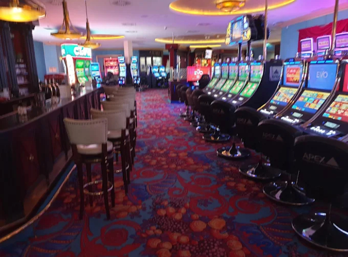 Imperial Casino & Hotel, Strazny