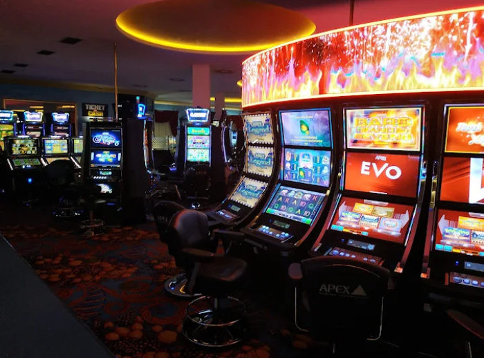 Imperial Casino & Hotel, Strazny