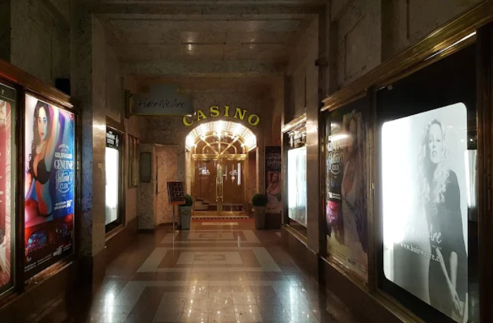 Casino Ambassador, Můstek