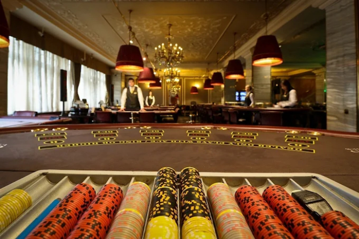 Casino Ambassador, Můstek