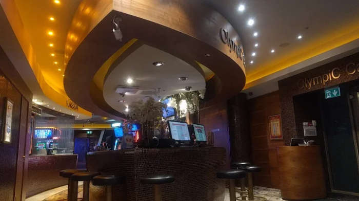 OlyBet Sports Bar & Slots Fama, Narva