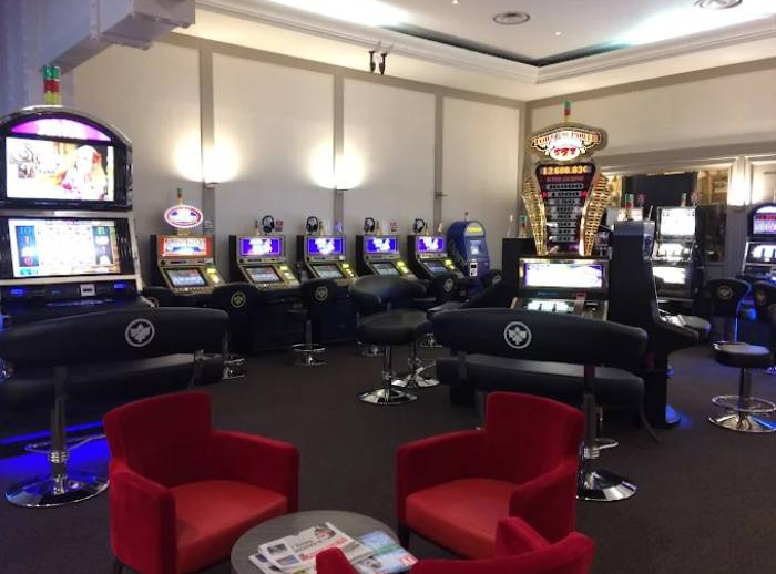 Casino JOA, Arzon