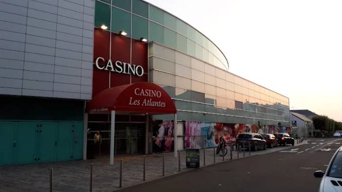 莱萨布勒多洛讷Vikings赌场