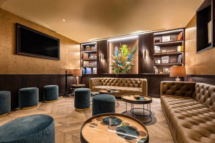 Club Pierre Charron Casino, Paris