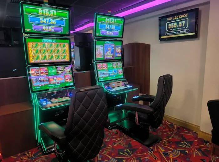 The Blackthorn Amusements, Donegal