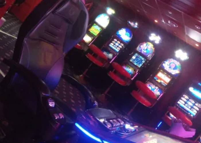 Casino Joker, Bender