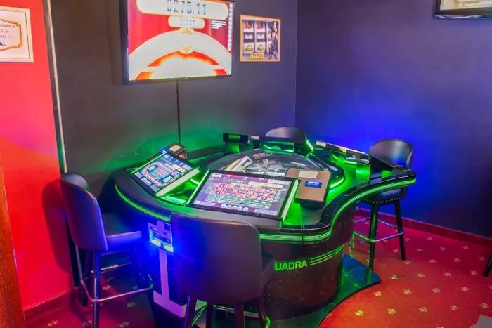 Automat Club Royal, Tivat