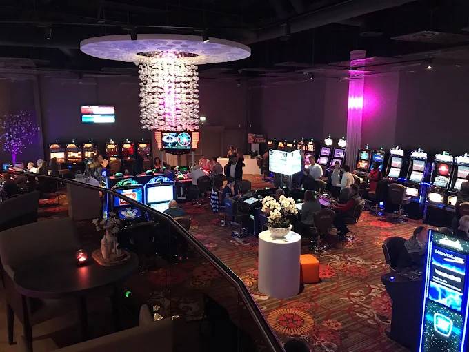 Admiral Casino, Sluis