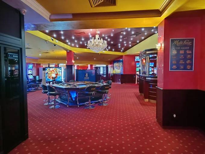 Senator Club Casino, Bazen Gevgelija & Hotel