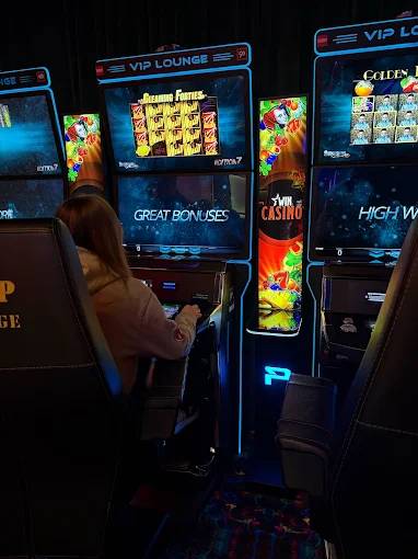 Win Casino, Sarski Krakow