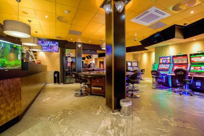 Play World Casino, Dordrecht