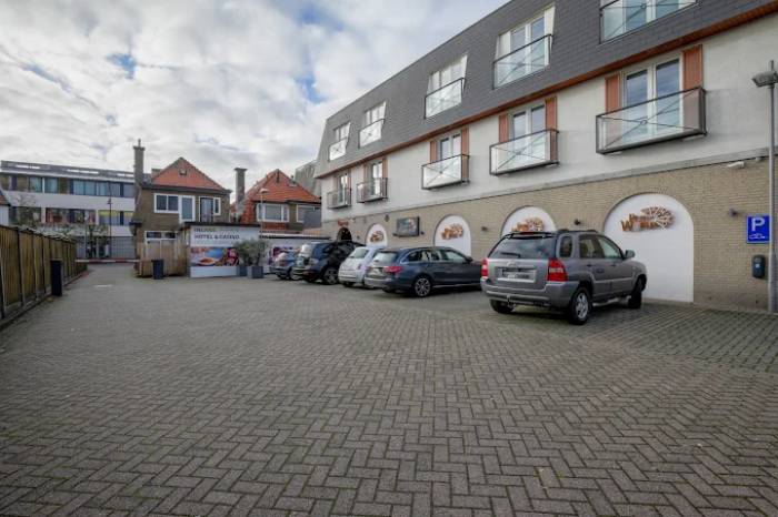 Play World Casino, Made