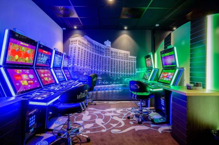 Play World Casino, Made