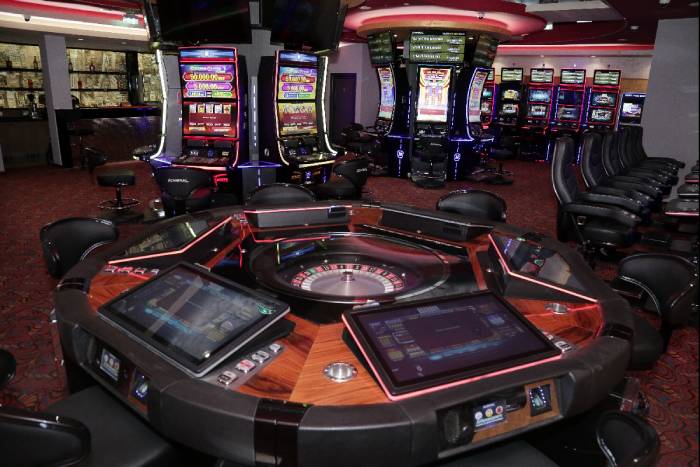 Admiral Slot Club Stela, Radovis