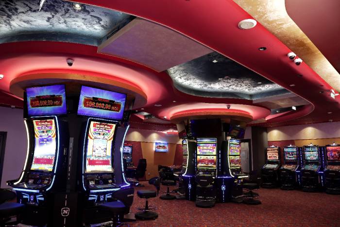 Admiral Slot Club Stela, Radovis