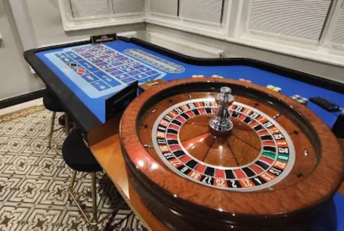 Royal Casino & Rezydencja Dębowa Hotel, Bielawa