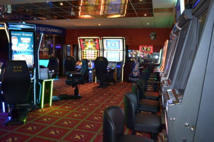 Admiral Club, Deva
